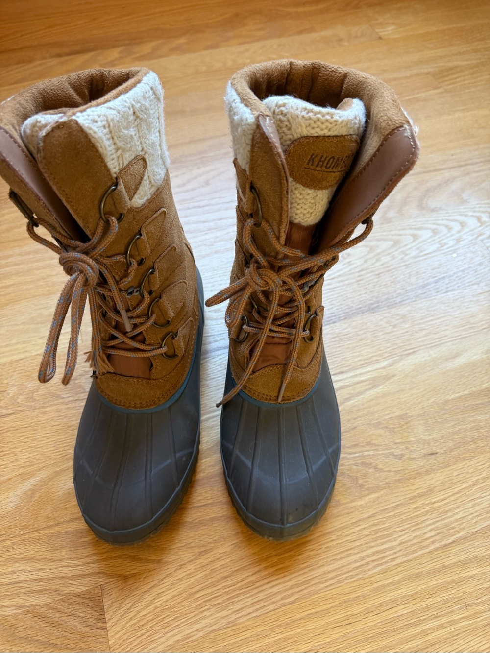 Khombu Women’s Tan and Dark Brown Insulated Lace-Up Winter Boots